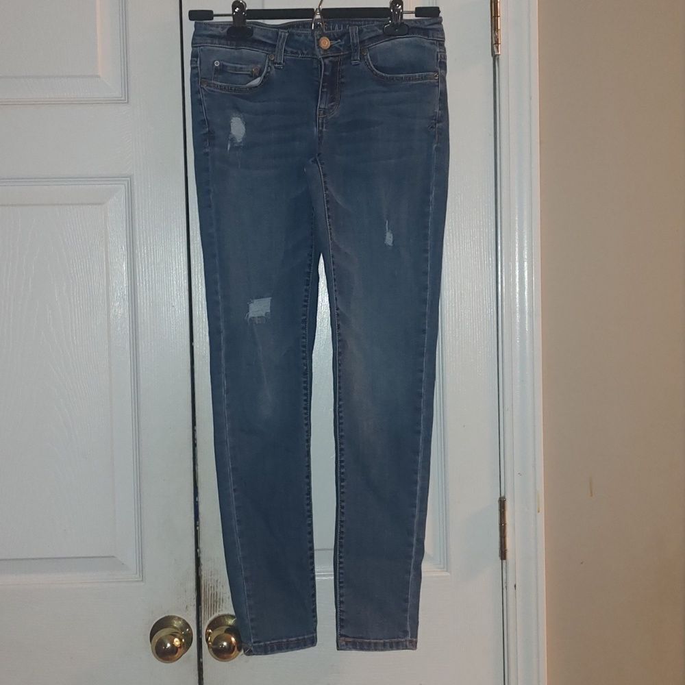 American Eagle distressed  Super Stretch Jeggings  Sz 4 Short